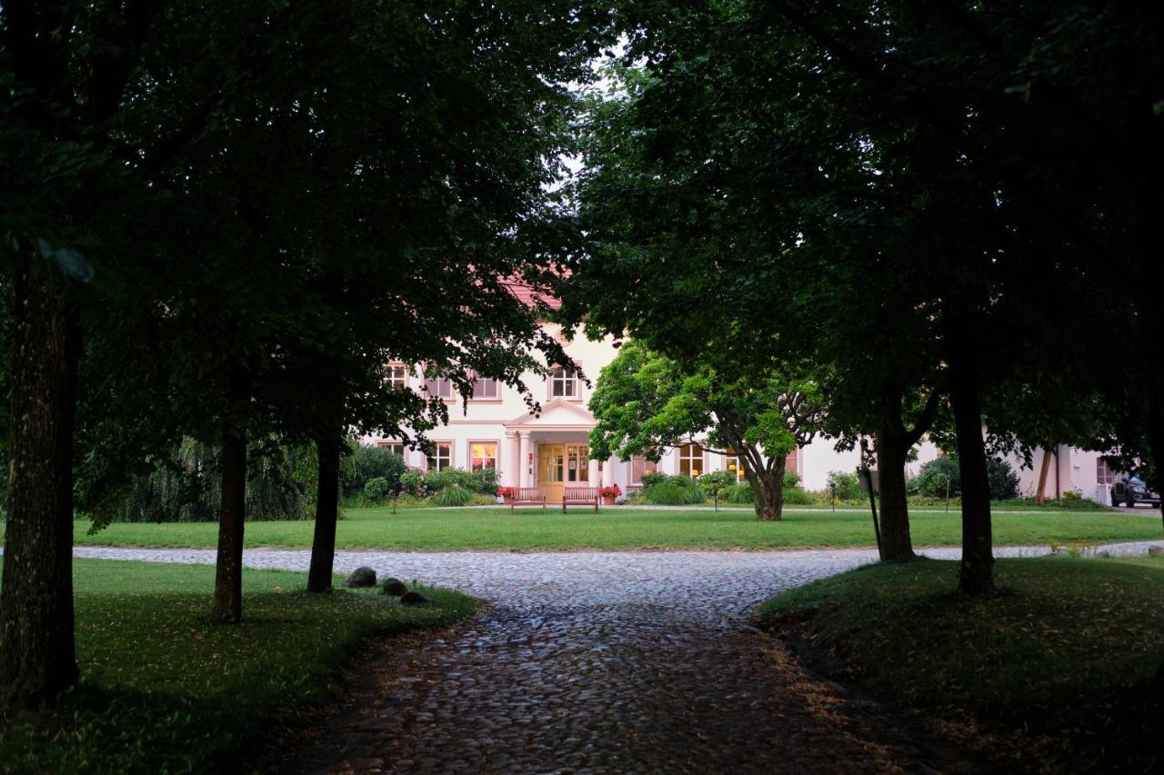 Relais&Châteaux Gutshaus Stolpe Stolpe an der Peene Exterior foto